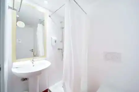 Première Classe Amiens - 24