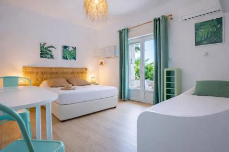 Hôtel Almanarre Plage - Hôtel Eco-Responsable - 67