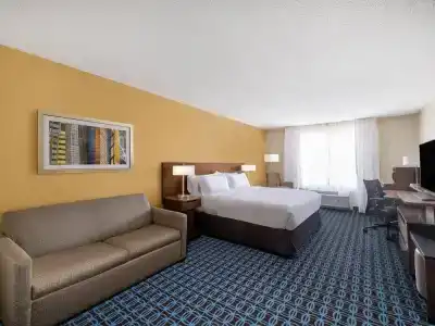 Fairfield Inn West - 40