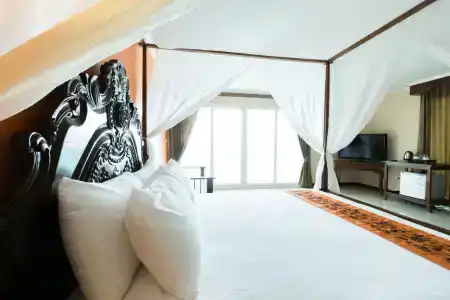 Royal Phala Cliff Beach Resort - 4