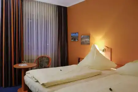 Boulevard - 19