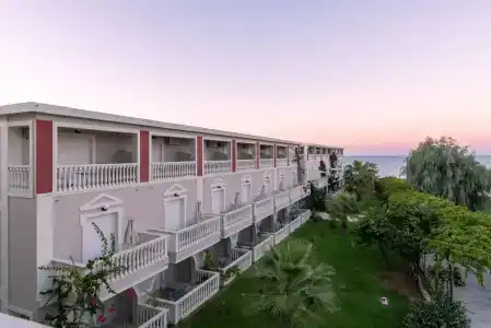Belussi Beach & Suites - 0