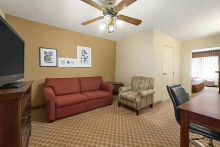 Country Inn & Suites by Radisson, West, KS - 97