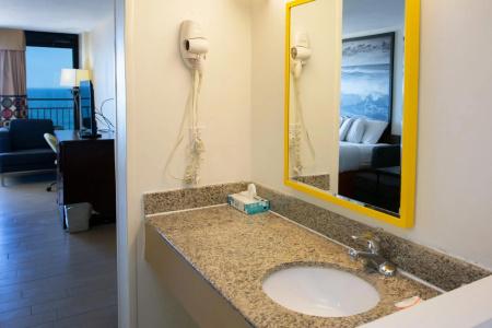 Super 8 by Wyndham Virginia Beach Oceanfront - 7