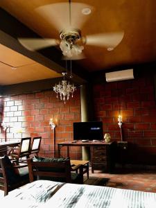 Golden Lotus Bangalore Boutique Suites - 41