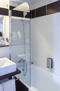 Contact Hôtel Le Provençal Bordeaux Lac avec Bornes électriques - 8