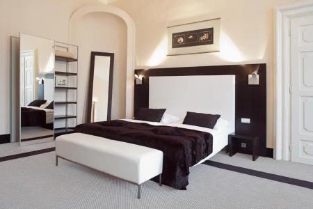 Old Town Square Residence by Emblem - 68
