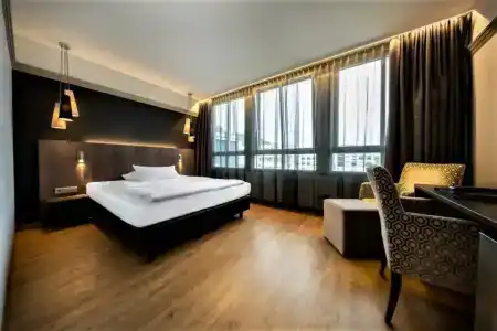Kronenhotel - 3