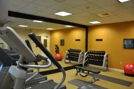 Hilton Garden Inn East - 17