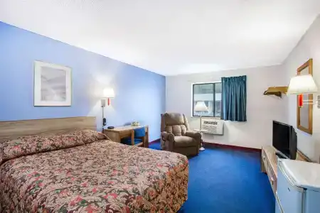 Super 8 by Wyndham - 19