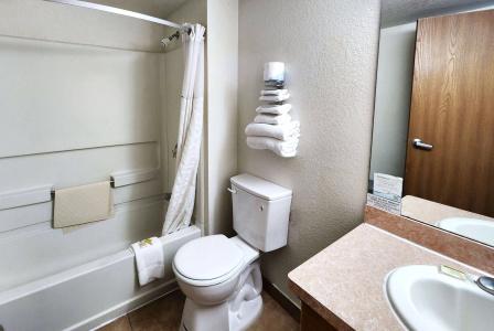 Super 8 by Wyndham Austin North/University Area - 7