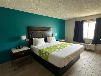 Econo Inn and Suites - 18