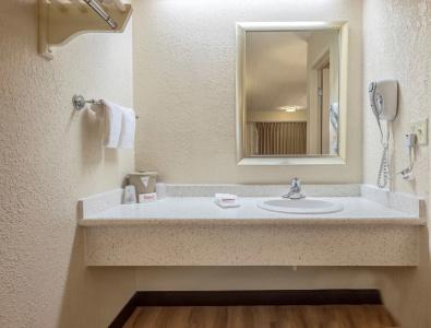 Red Roof Inn Indianapolis South - 7