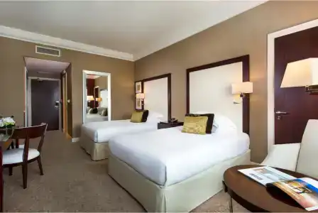 Mövenpick Grand Al Bustan - 4