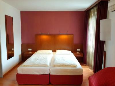 Via Roma - 48
