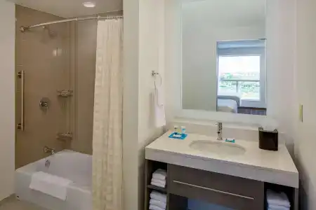 Hyatt House across from Universal Orlando Resort - 10