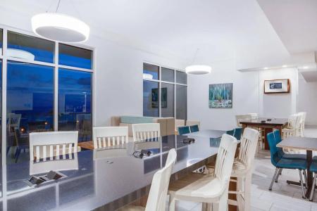 Holiday Inn Express & Suites Beach Beachfront by IHG - 27