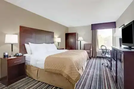 Wyndham Garden Charlotte Executive Park - 21