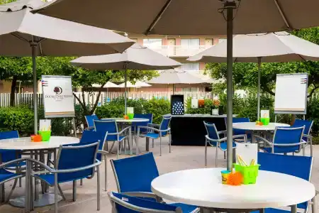 DoubleTree Suites by Hilton Phoenix - 25