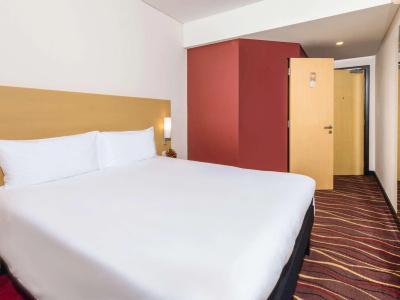 ibis Seef - 2