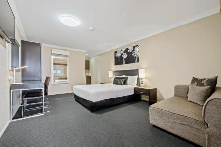 Ambassador On Ruthven - 38