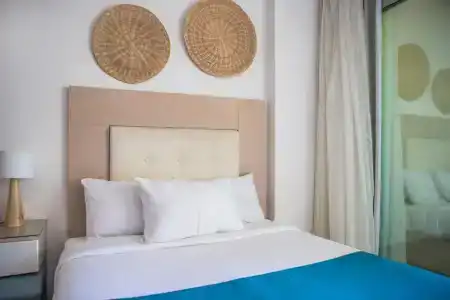 Redcon Suites - 85