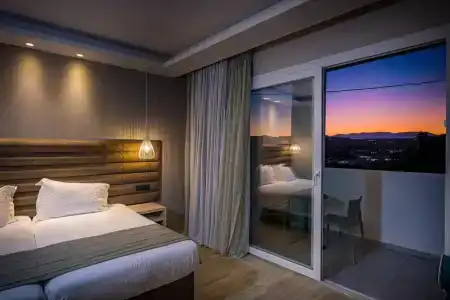 Alexandra Beach Resort & Spa - 5