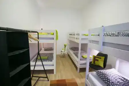 Friends Hostel & - 69