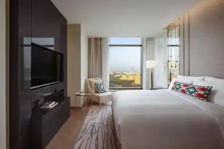 The Ritz-Carlton - 89