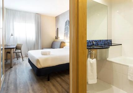 Crowne Plaza Madrid Airport - 18