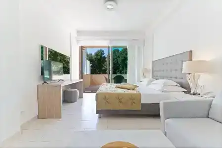 The Residence - 275