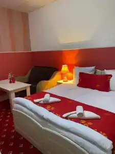 Lind Hostel and Guest House - 37