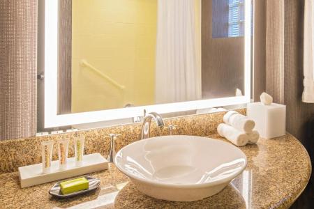 Le Meridien Boston Cambridge - 7