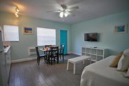 Hollywood Beachside Boutique Suite - 40