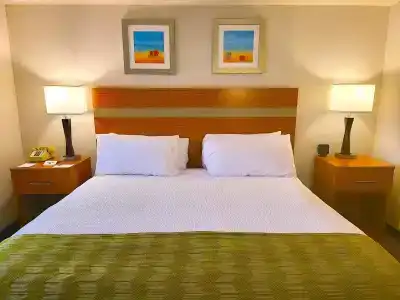 The Barclay Towers and Resort - 3