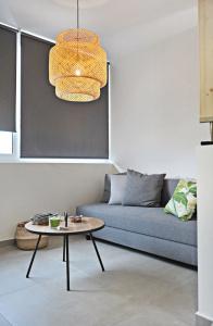 The Athenians Modern - 192