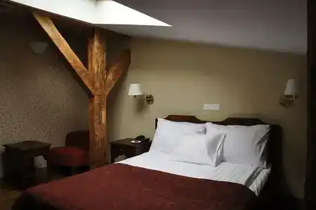Saka Manor - 2