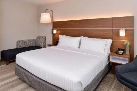 Holiday Inn Express & Suites - St. Petersburg - Madeira Beach, an IHG - 53
