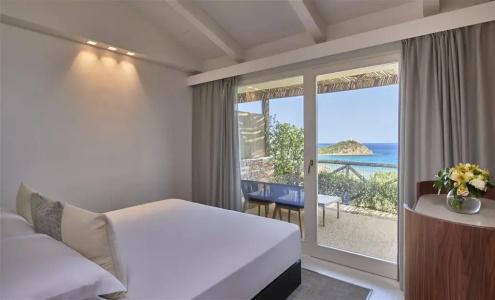 Baia Di Chia Resort Sardinia, Curio Collection By Hilton - 11