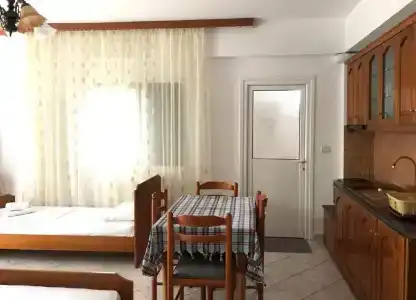 Dine - 50
