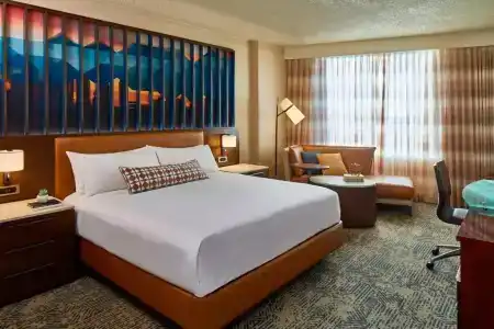 Renaissance Dallas - 38