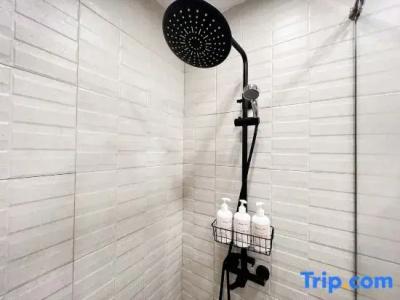 Motives Inn - 144