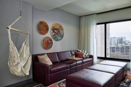 Moxy Atlanta Midtown - 13