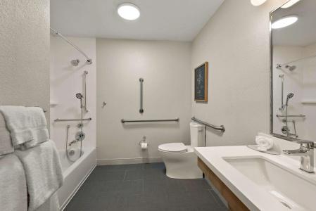 Sonesta Simply Suites Jersey City - 7