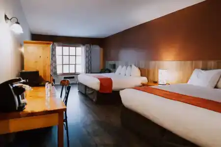 Glacier House & Resort - 101