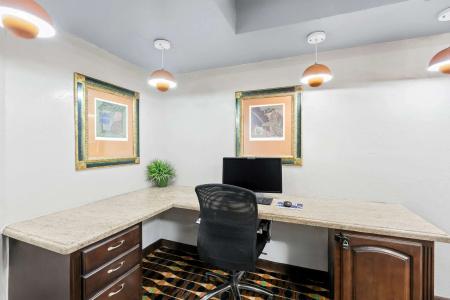 SureStay Plus by Best Western Medical Center - 10