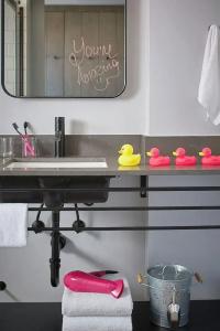 Moxy Denver Cherry Creek - 52