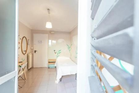 Tomato Backpackers - 74