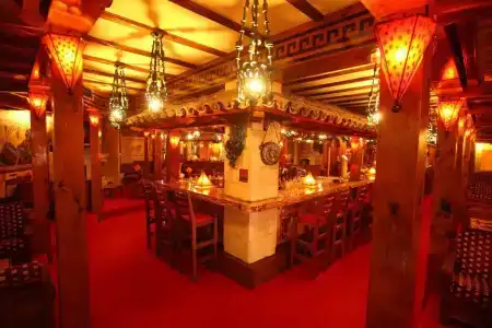 Roman Boutique - 7