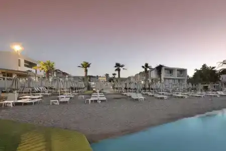 Luga Boutique & Beach - 13